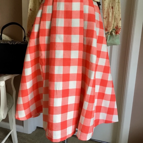 County Club Check Plaid pleaded Skirt - Picture 3 of 5